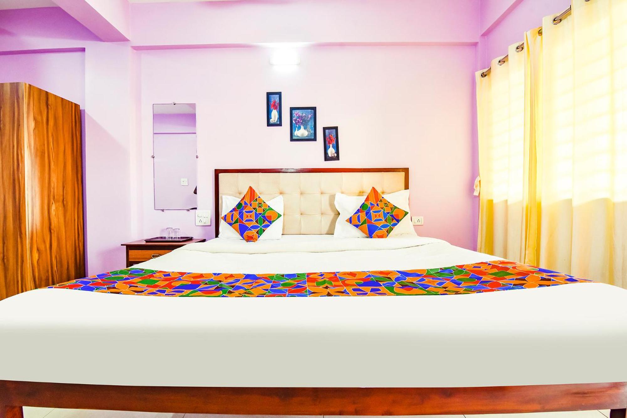 Fabexpress Morjim Paradise - Nr Morjim Beach Exterior foto